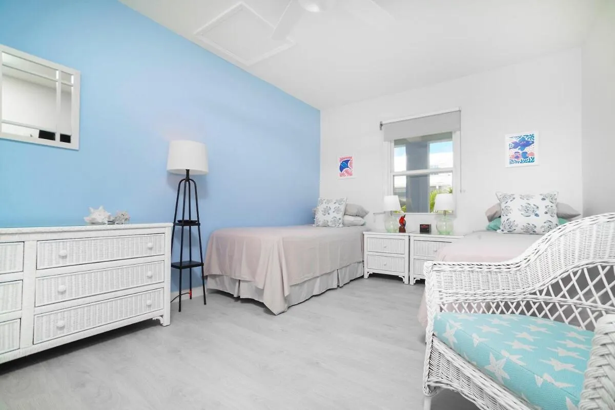 Moon Bay # 5 Apartment Bodden Town
